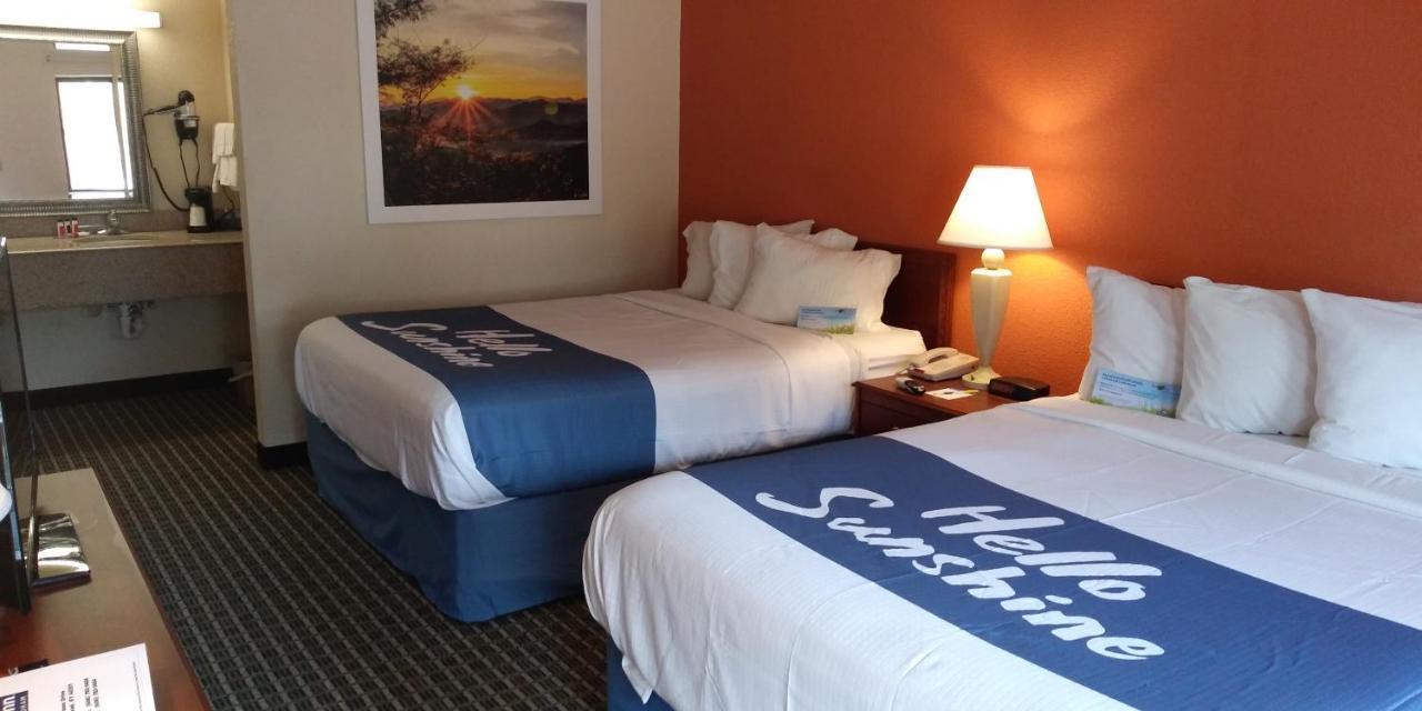 Days Inn By Wyndham Morehead Εξωτερικό φωτογραφία
